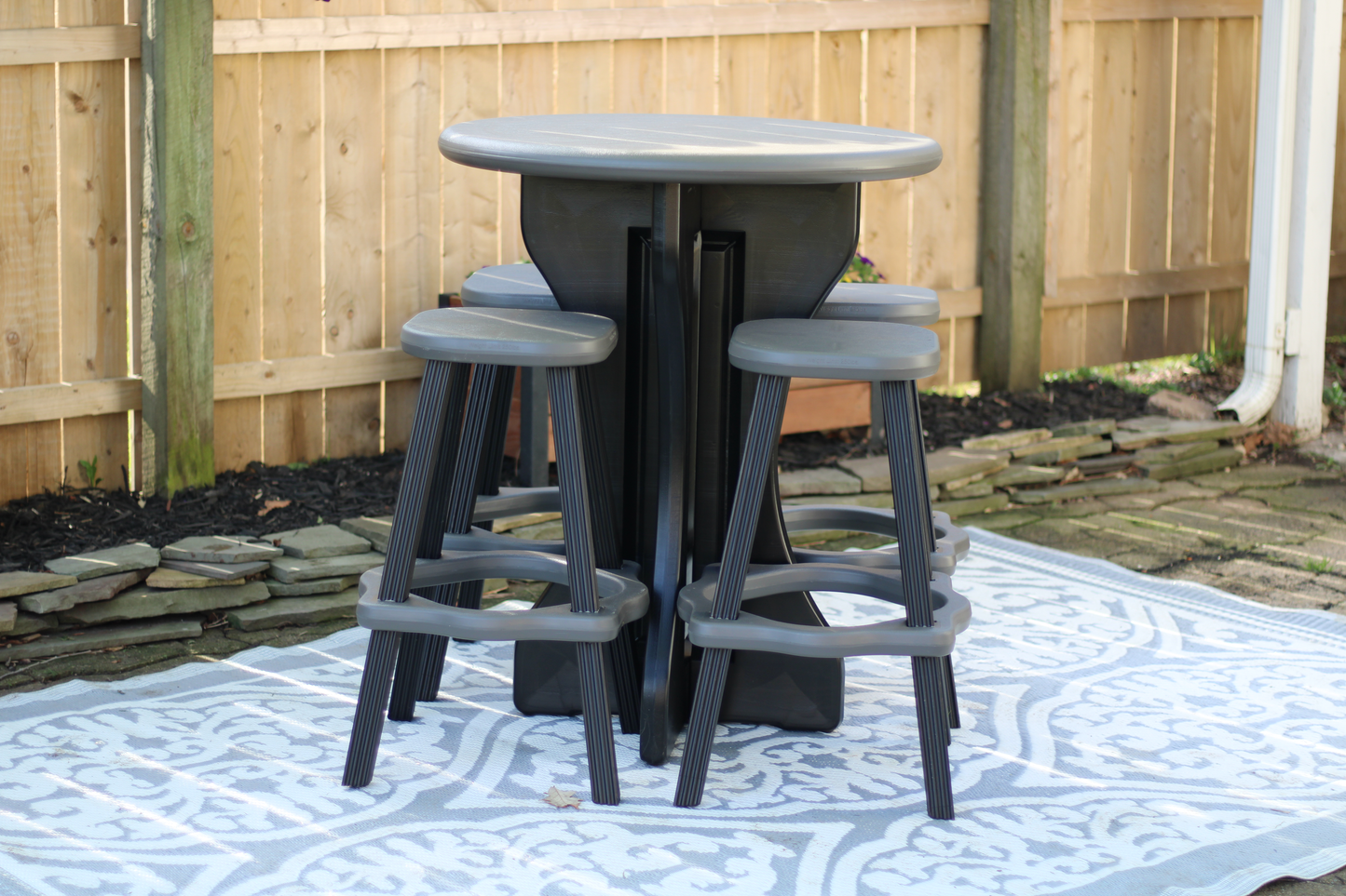 Leisure Accents Table & Stools - Leisure Accents