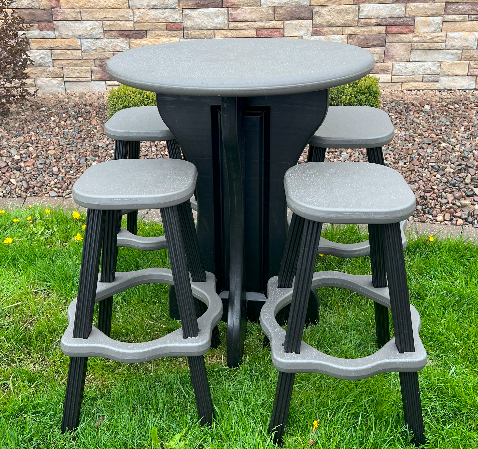 Leisure Accents Table & Stools - Leisure Accents